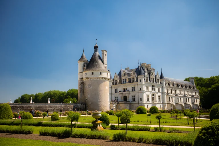 visit loire valley castles from paris
