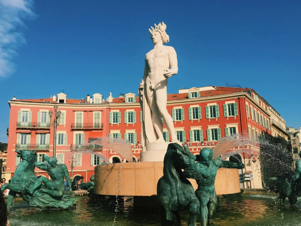where to stay in nice hotels