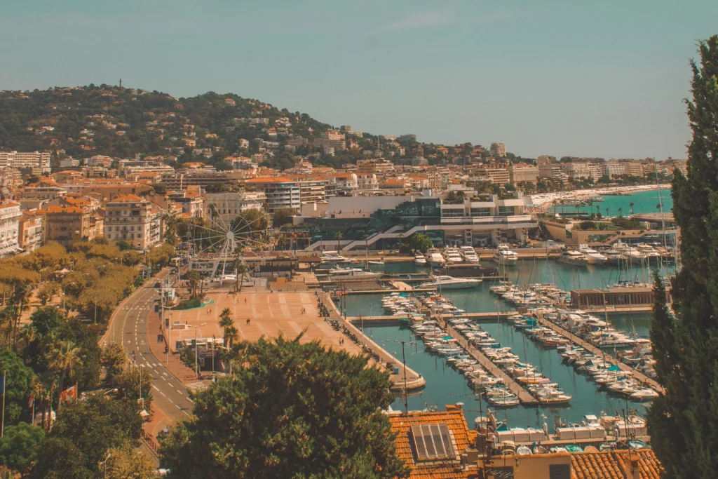 where to stay in cannes for families