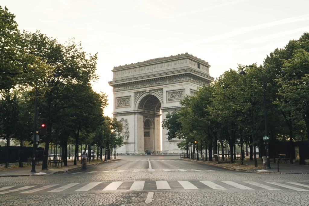 best 5 star hotels in paris near arc de triomphe