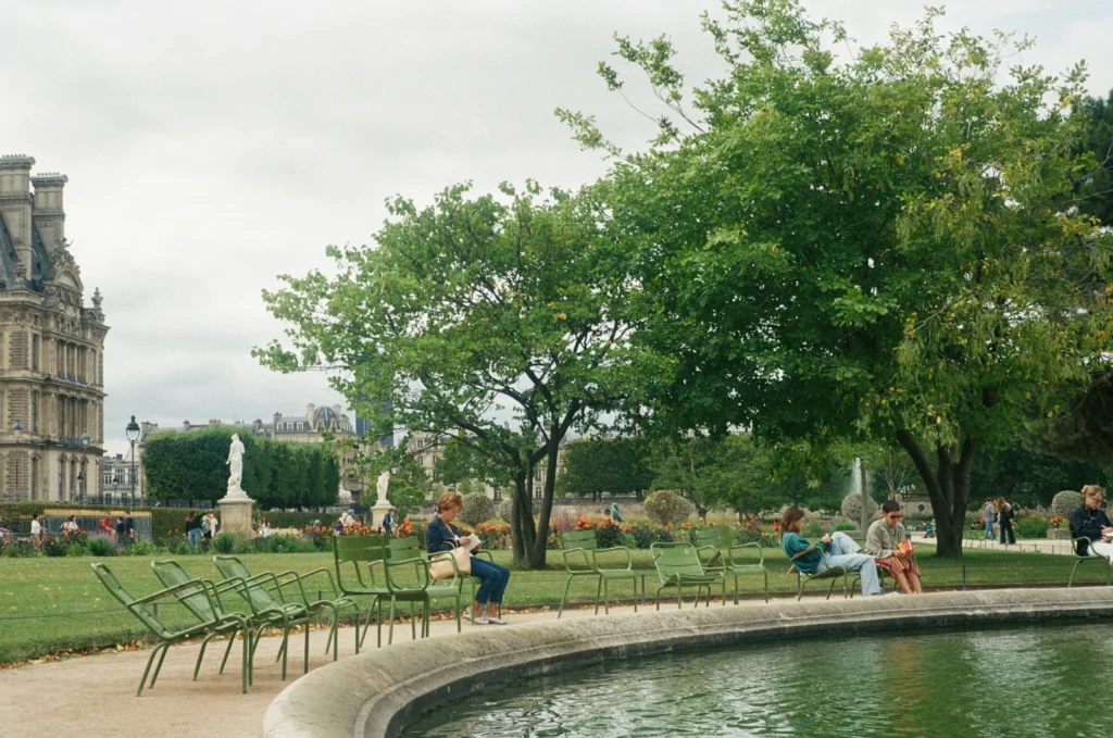 tuileries garden near louvre museum